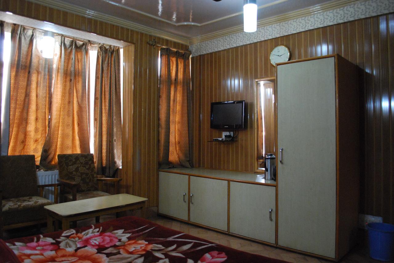 Hotel Kaisar Srīnagar Exterior foto